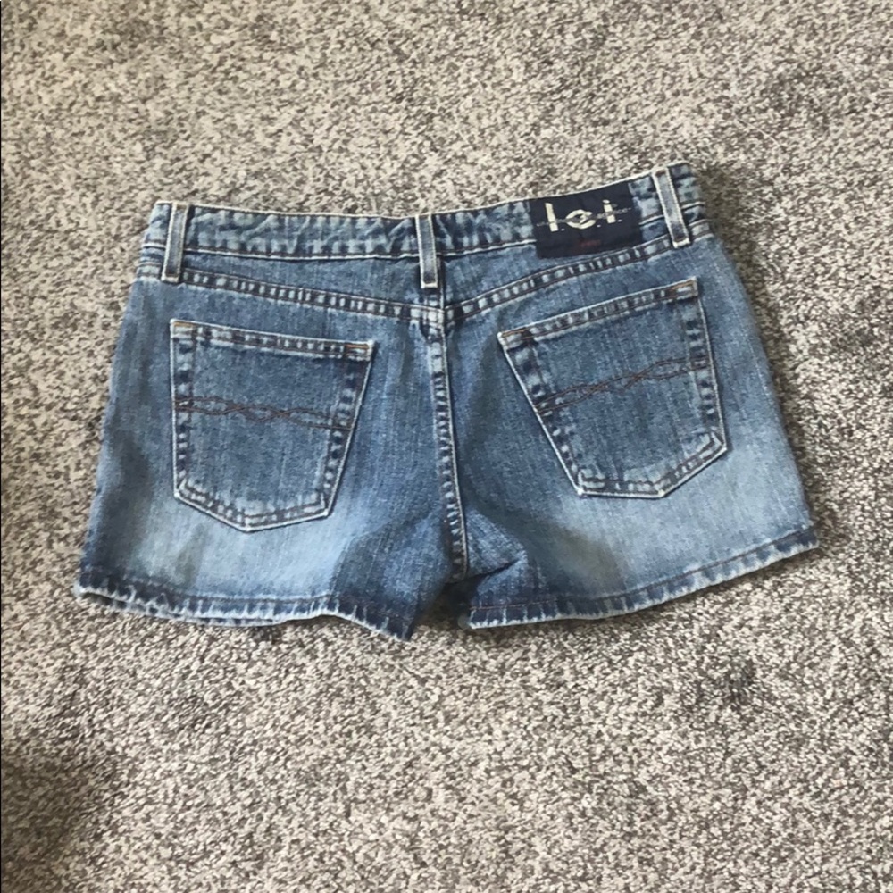 Shorts - Picture 2 of 5